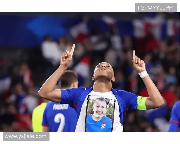 巴黎姆巴佩领衔法国国家队夺冠成为国民英雄